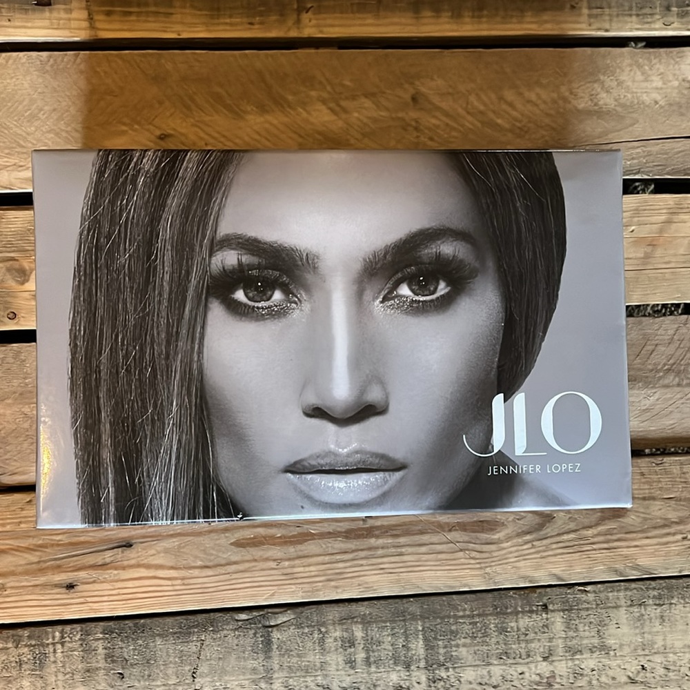 Jennifer Lopez Decor Shoebox